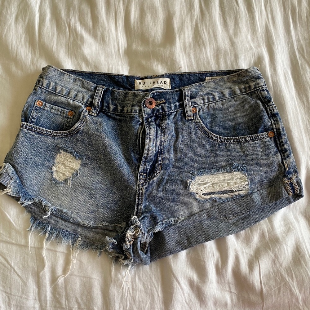Bullhead Co. (Pacsun) - Ripped Slouchy Shorts